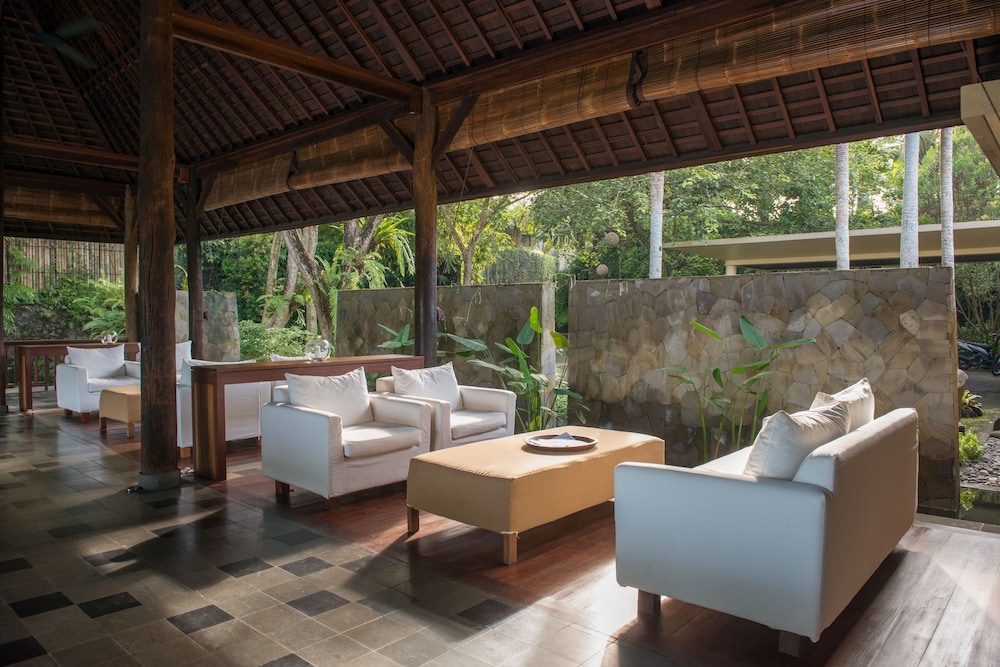 로비 좌석 공간