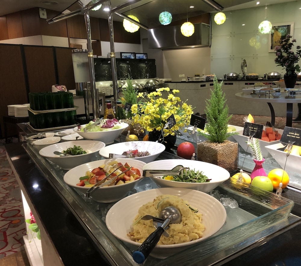 뷔페 아침 식사