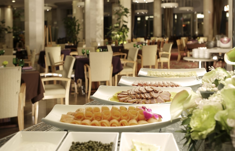 뷔페 아침 식사