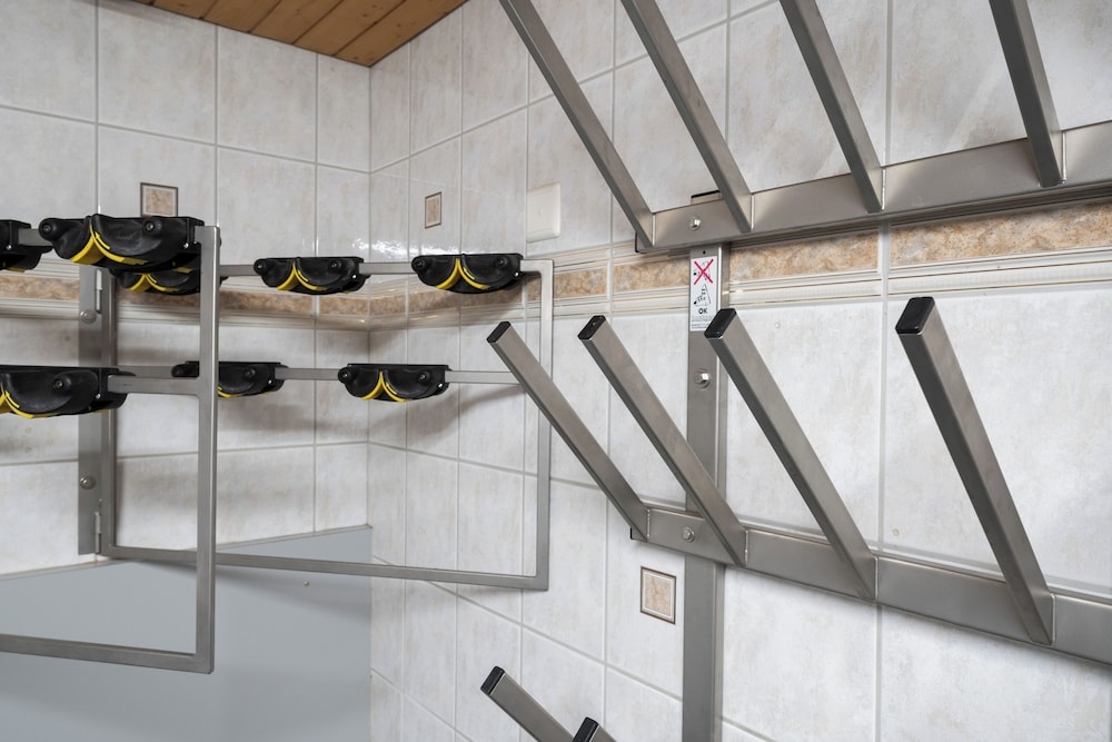 장비 보관 시설