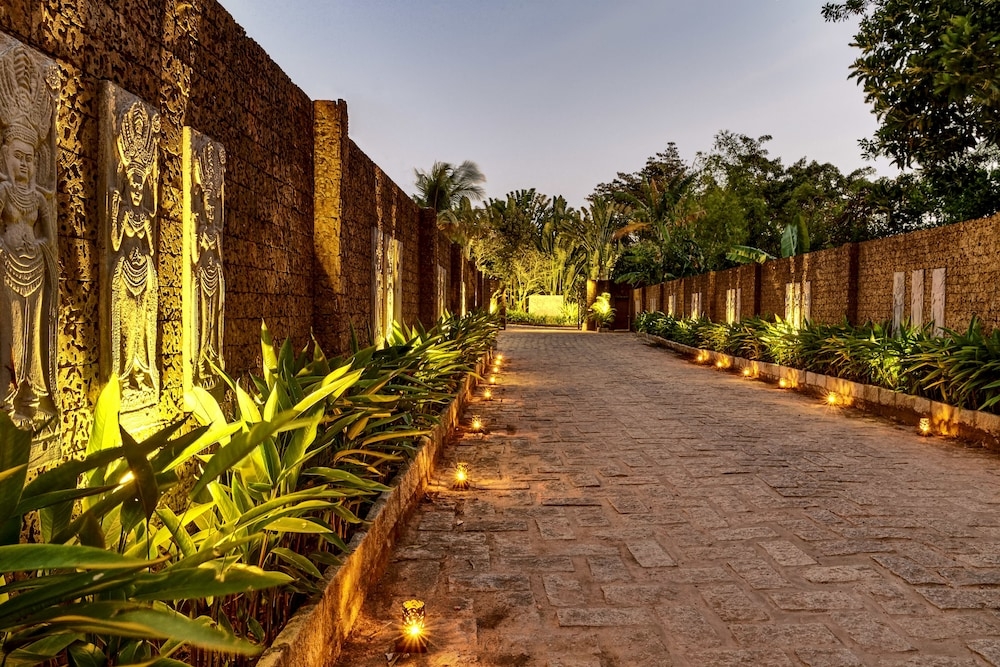 숙박 시설 입구