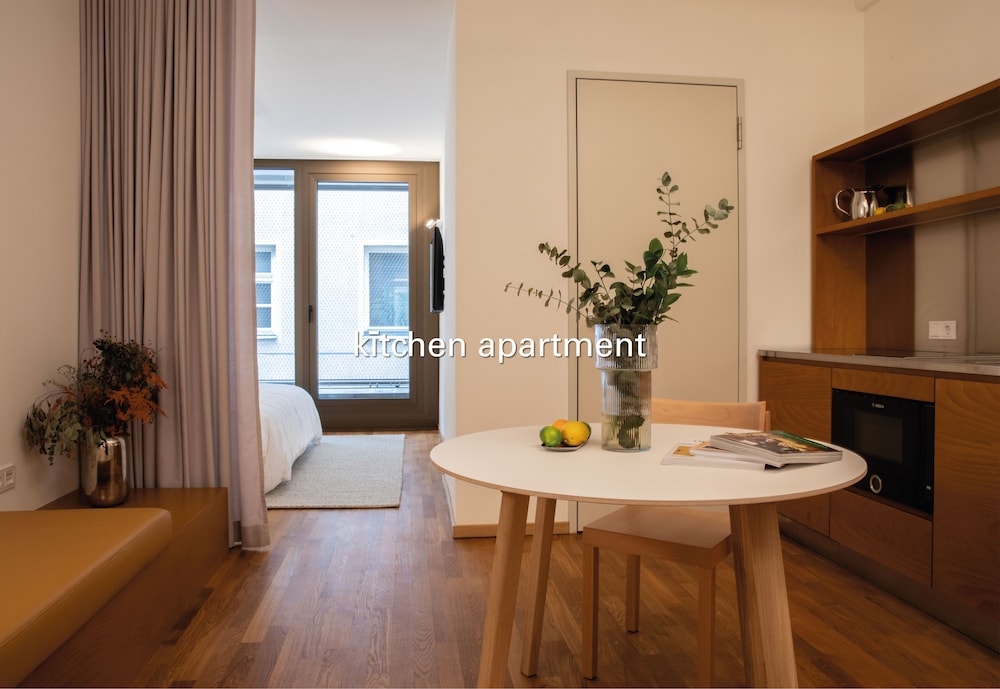 객실 내 식사 공간