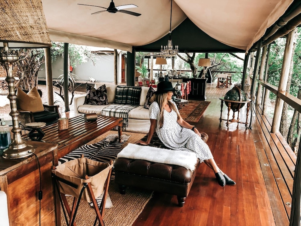 로비 좌석 공간