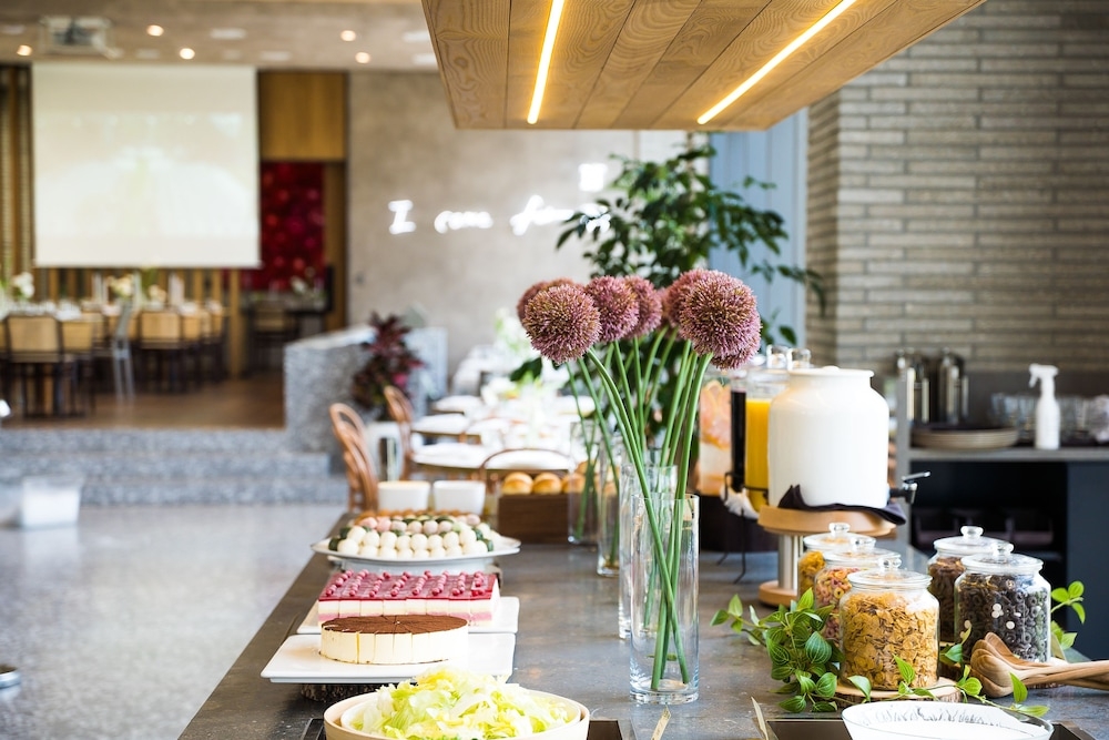 뷔페 아침 식사