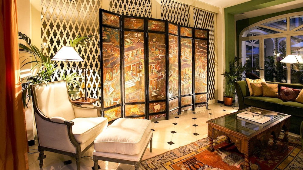 로비 좌석 공간