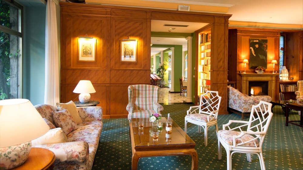 로비 좌석 공간