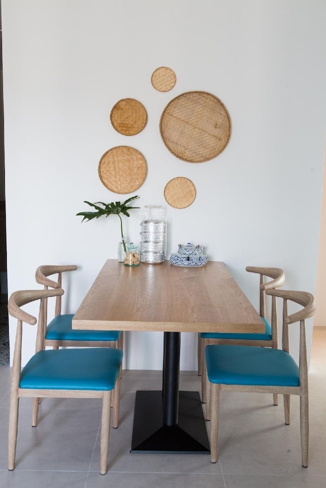 객실 내 식사 공간