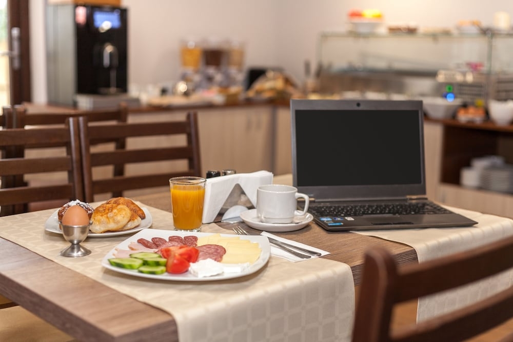 뷔페 아침 식사