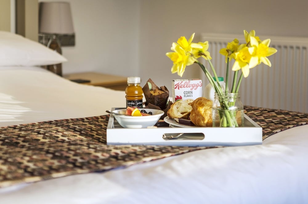 객실 내 식사 공간