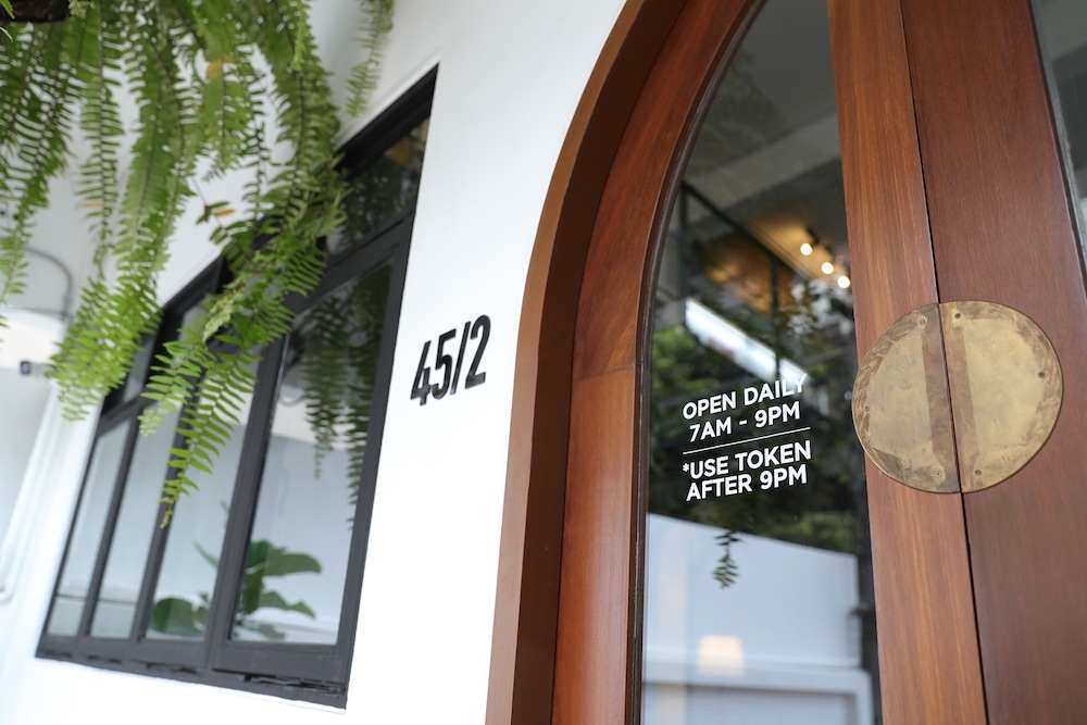 숙박 시설 입구