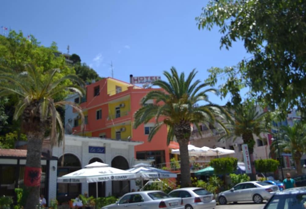 숙박 시설 정면