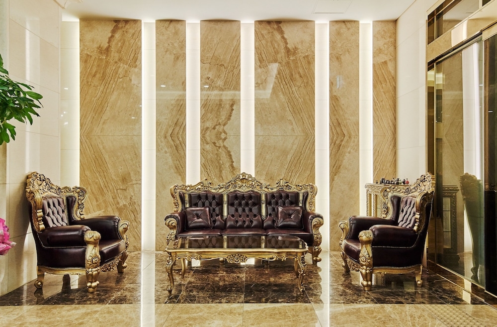 로비 좌석 공간