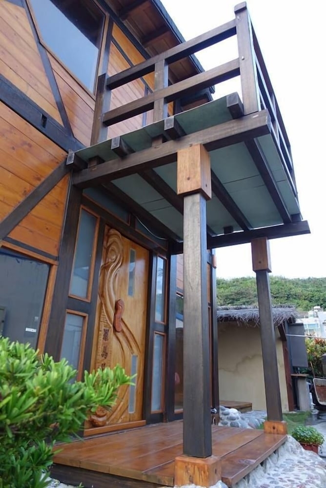 숙박 시설 입구