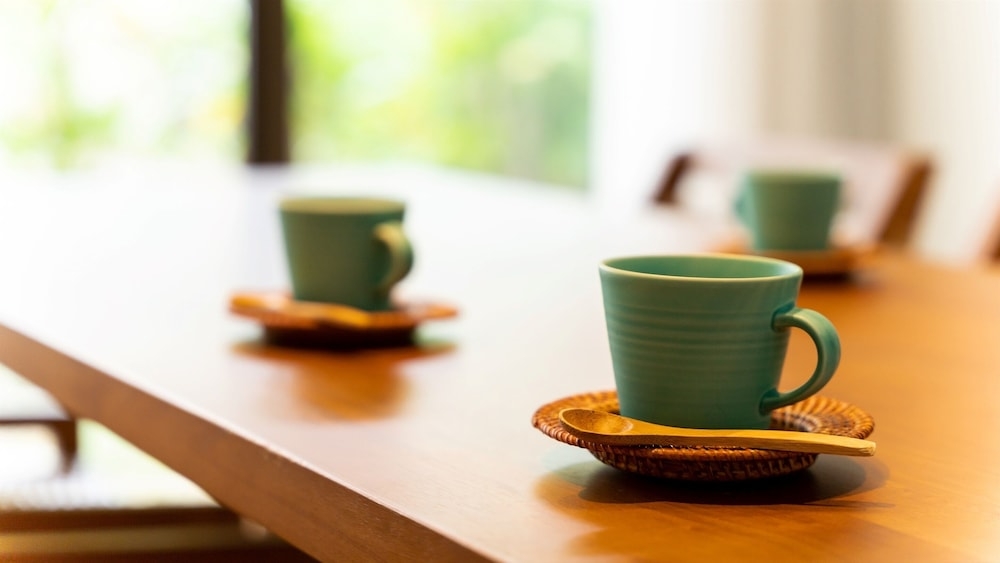 객실 내 식사 공간