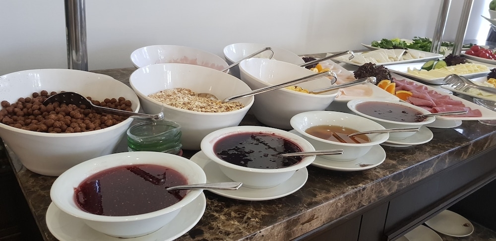 뷔페 아침 식사