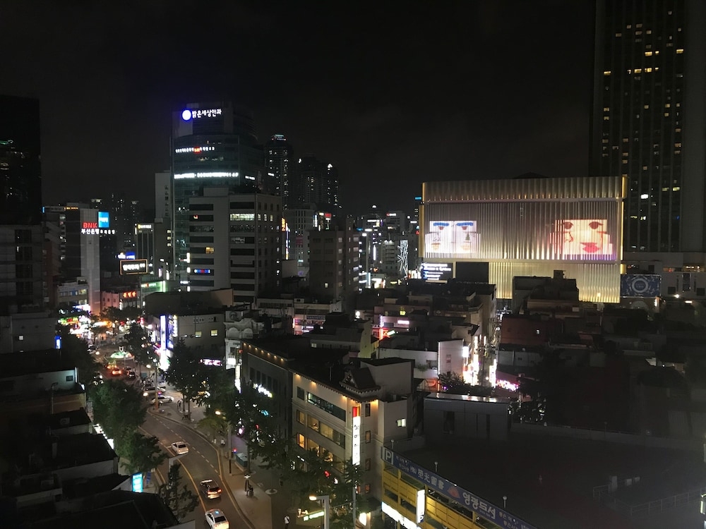 숙박 시설에서 보는 시내 전망