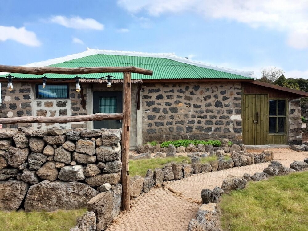 숙박 시설 정면