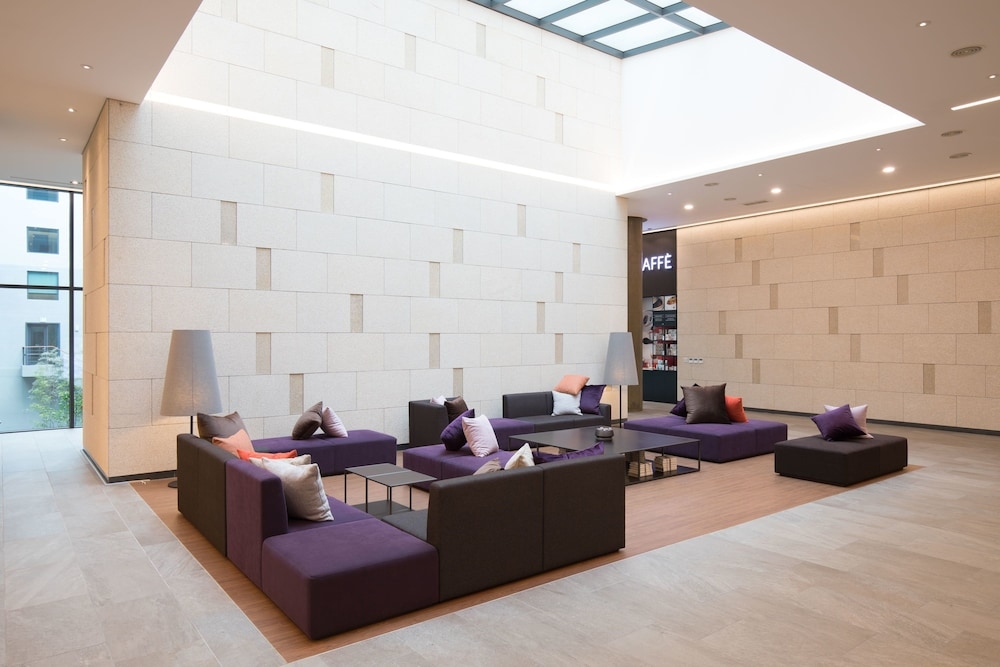 로비 좌석 공간