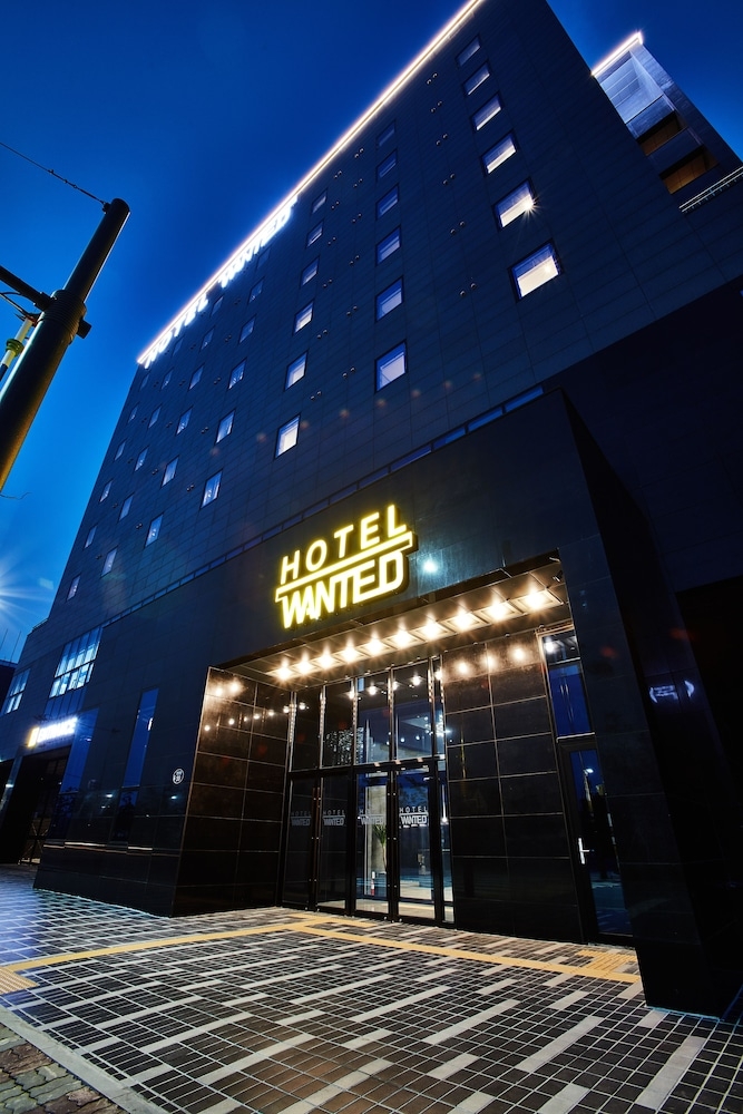 숙박 시설 입구