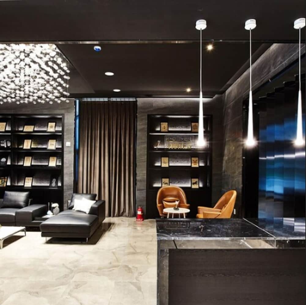 로비 좌석 공간