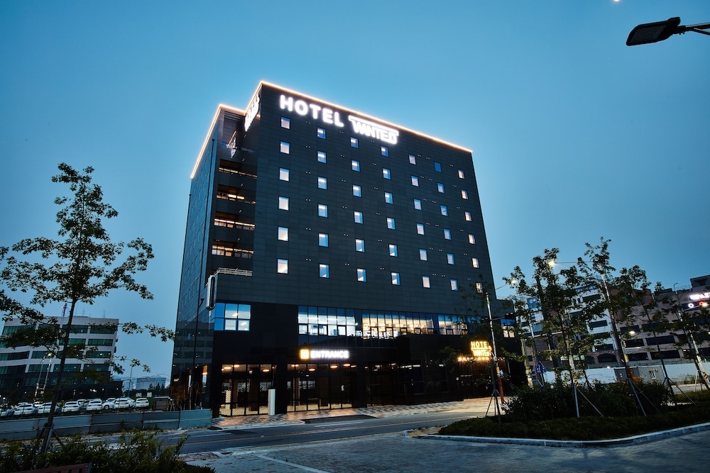 숙박 시설 정면