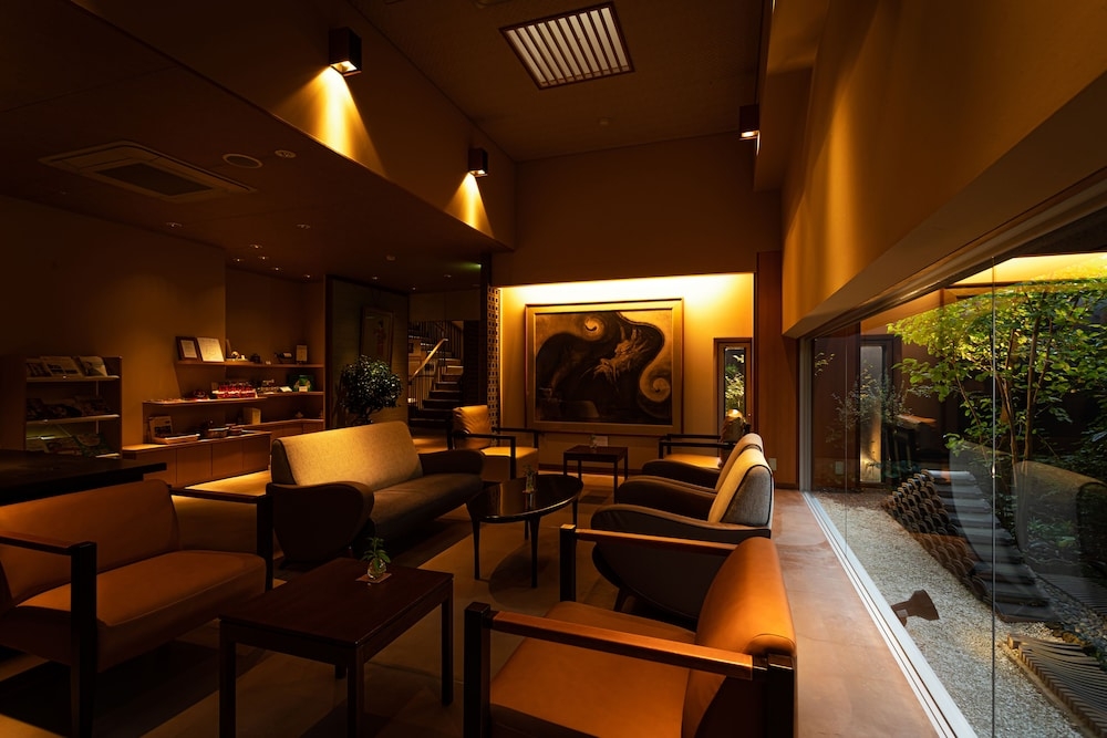 로비 좌석 공간