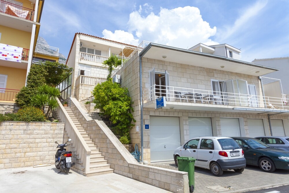 숙박 시설 정면