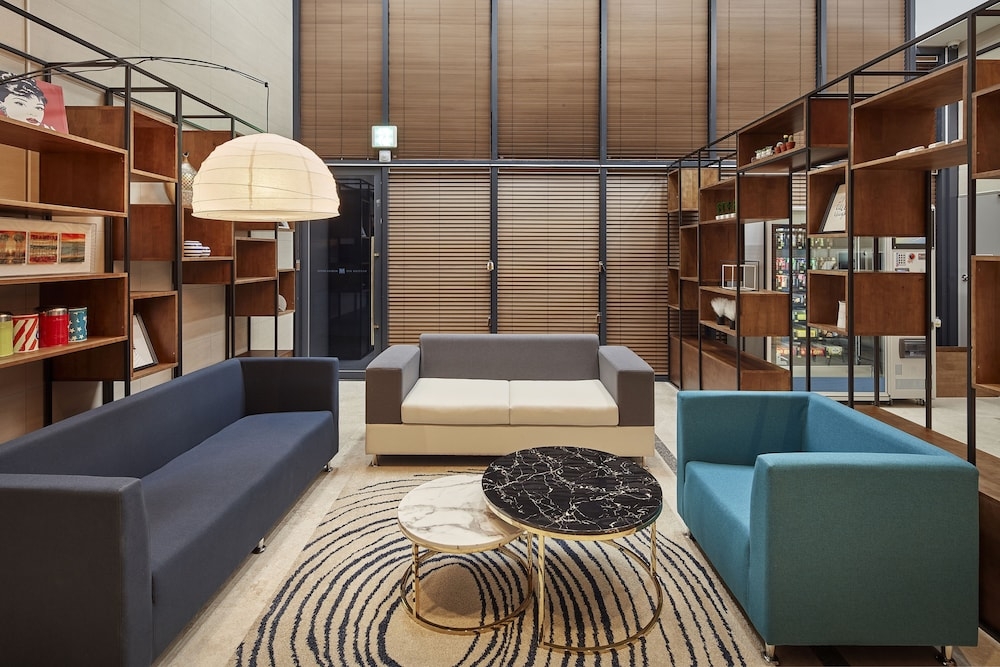 로비 좌석 공간