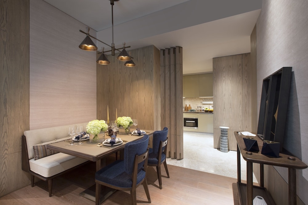 객실 내 식사 공간