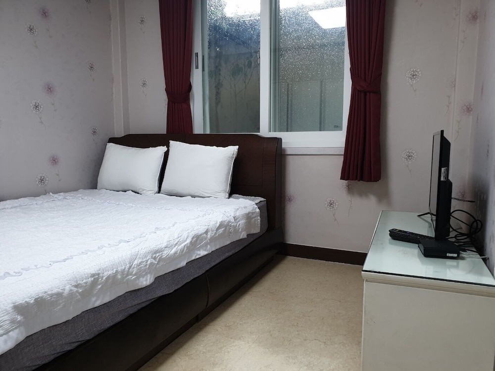 객실 내 식사 공간