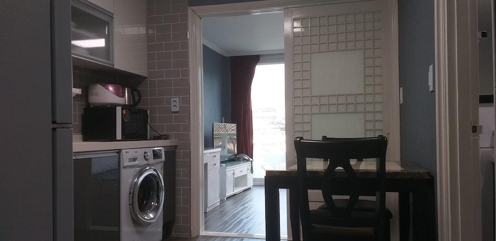 객실 내 식사 공간