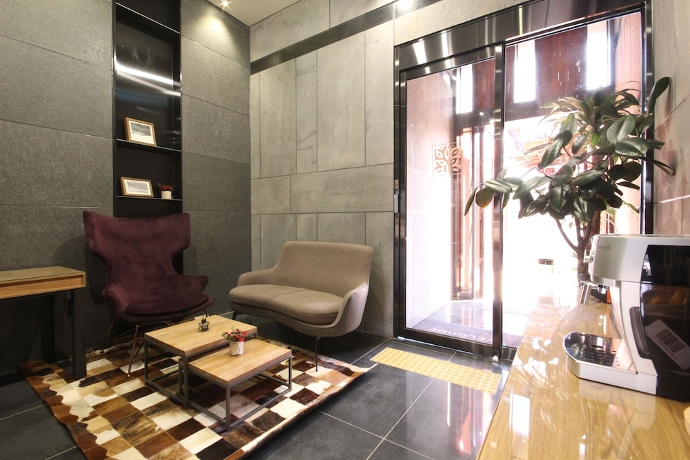 로비 좌석 공간