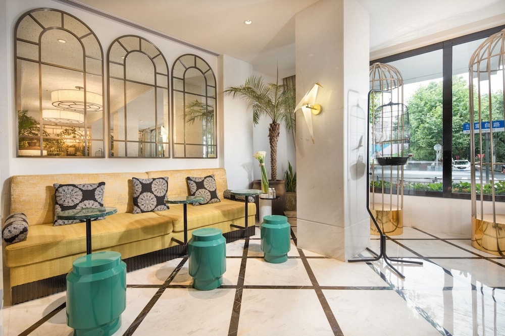 로비 좌석 공간