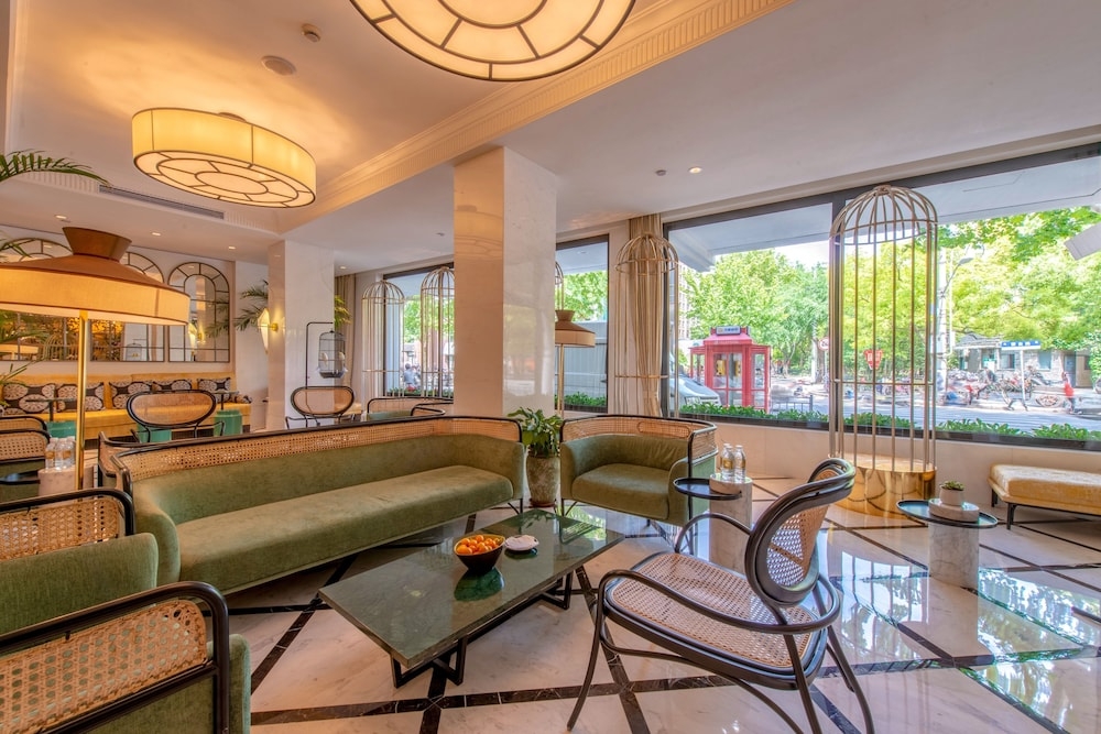 로비 좌석 공간