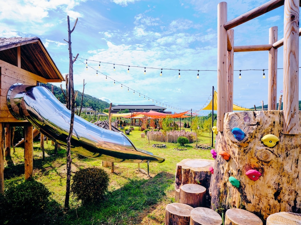 어린이 놀이 공간 - 야외