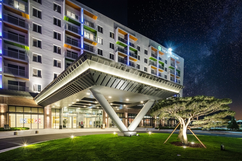 숙박 시설 입구