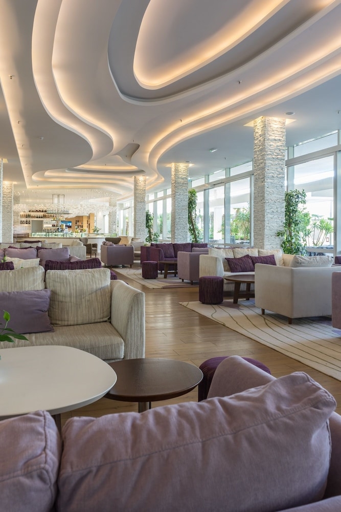 로비 좌석 공간