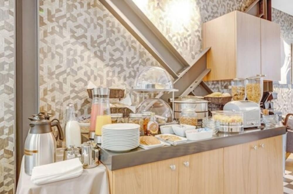 뷔페 아침 식사