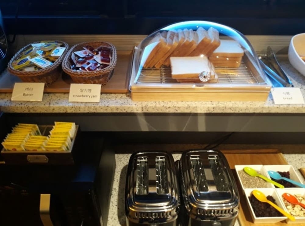 뷔페 아침 식사