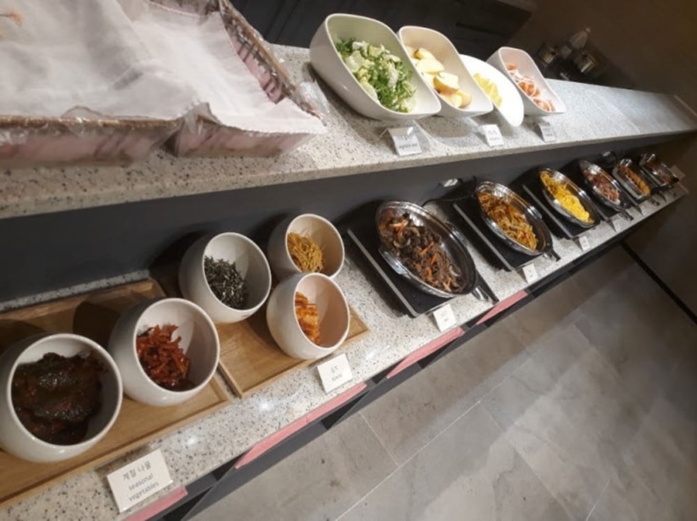 뷔페 아침 식사