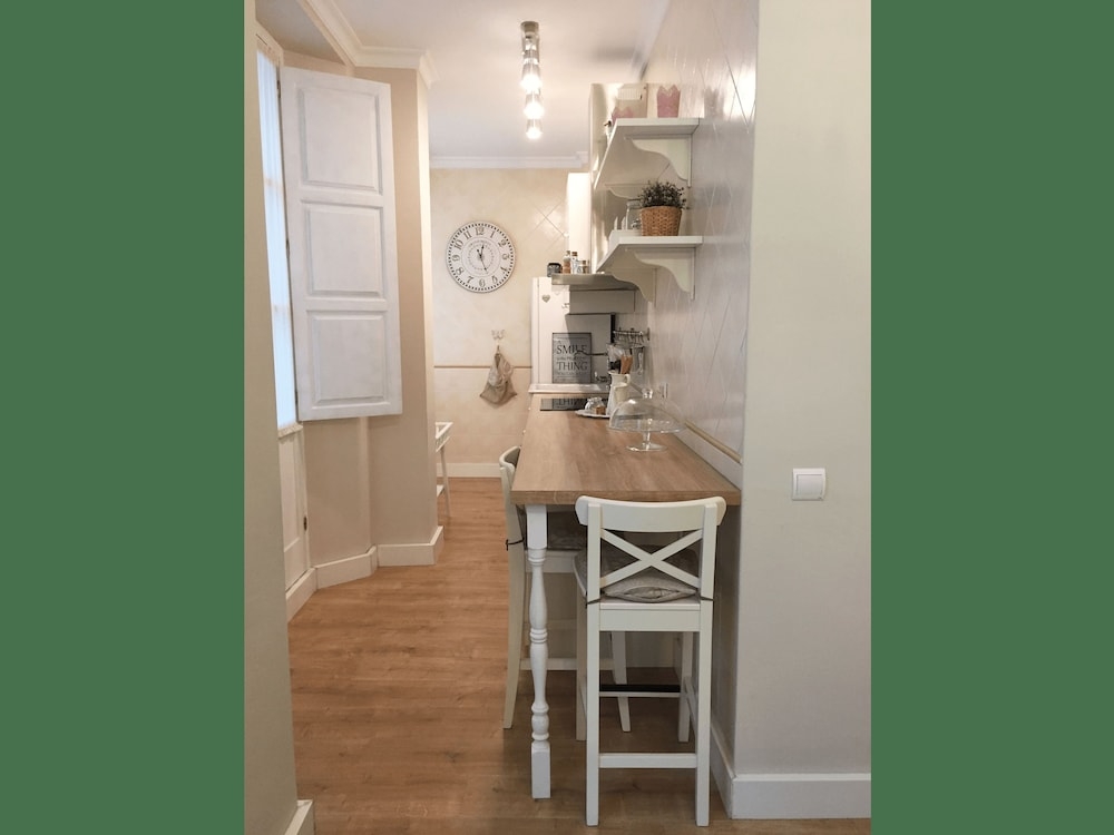 객실 내 식사 공간