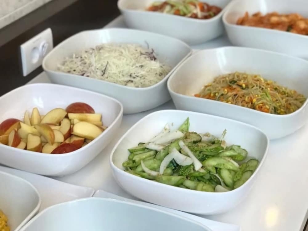 뷔페 아침 식사