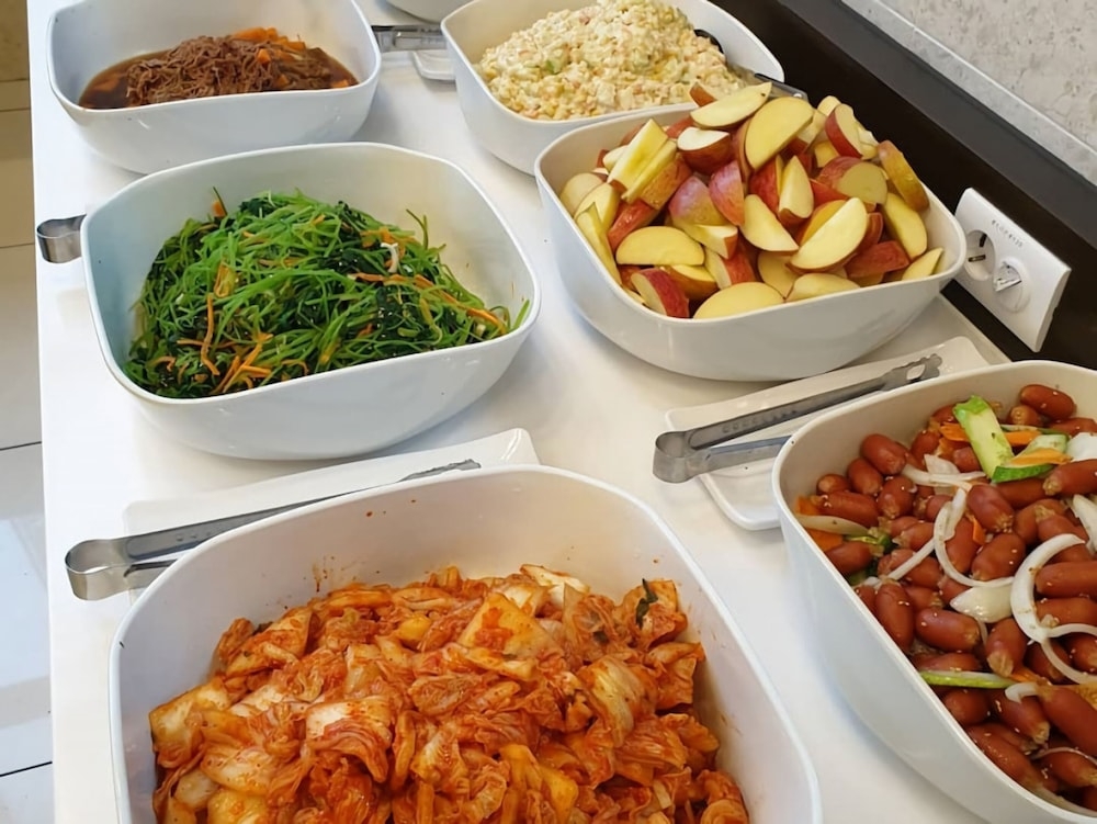 뷔페 아침 식사