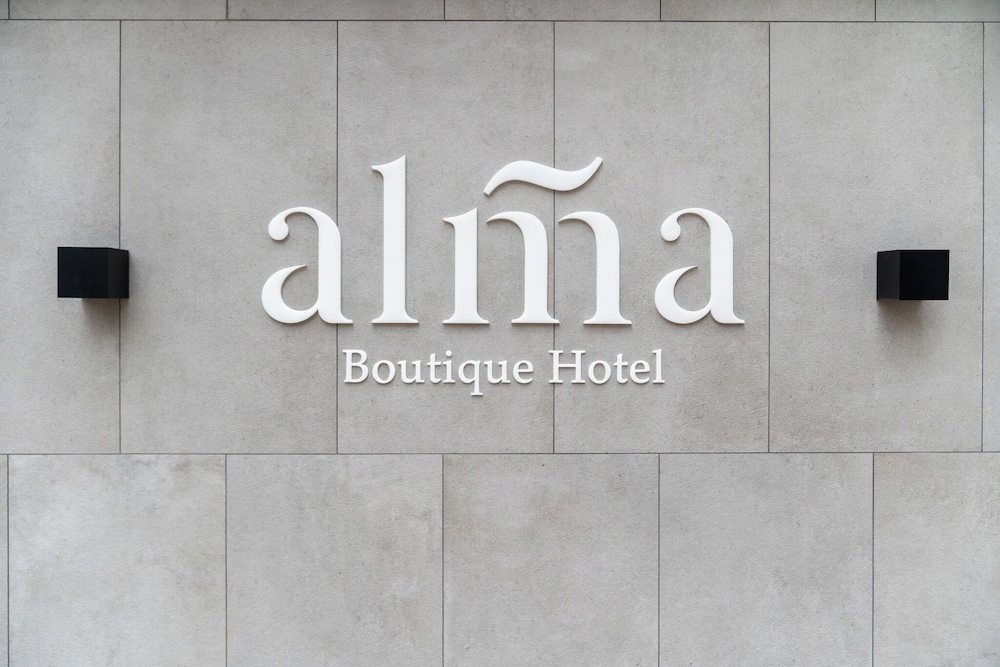 숙박 시설 입구