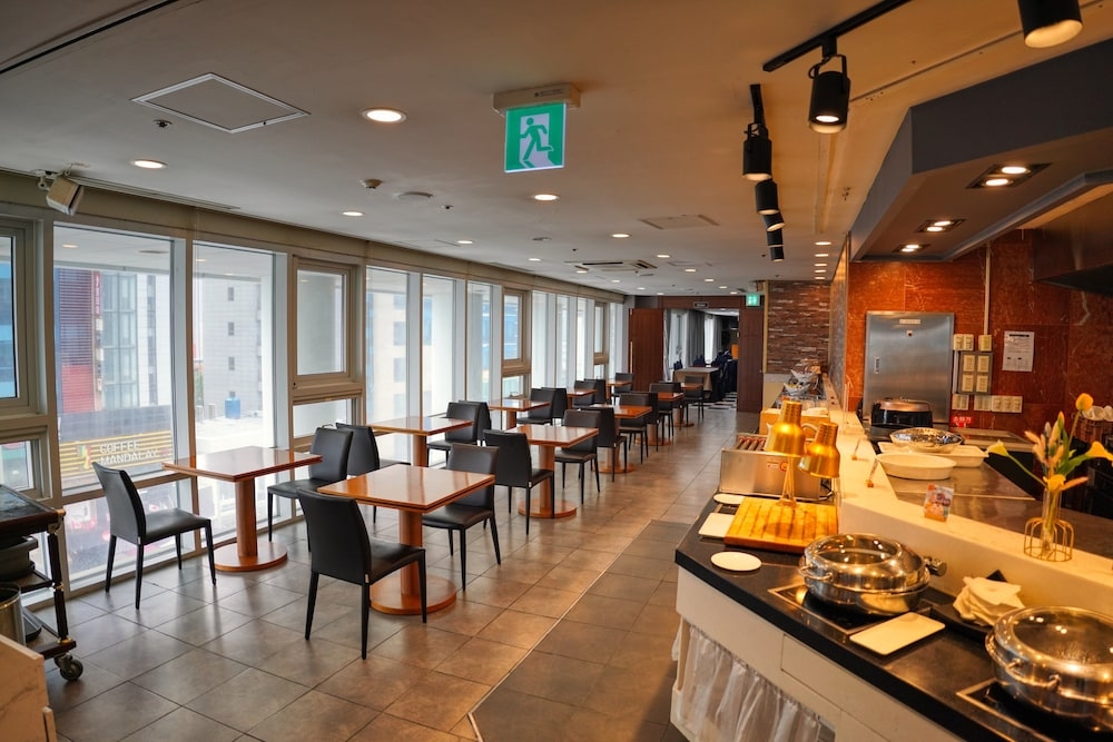 뷔페 아침 식사