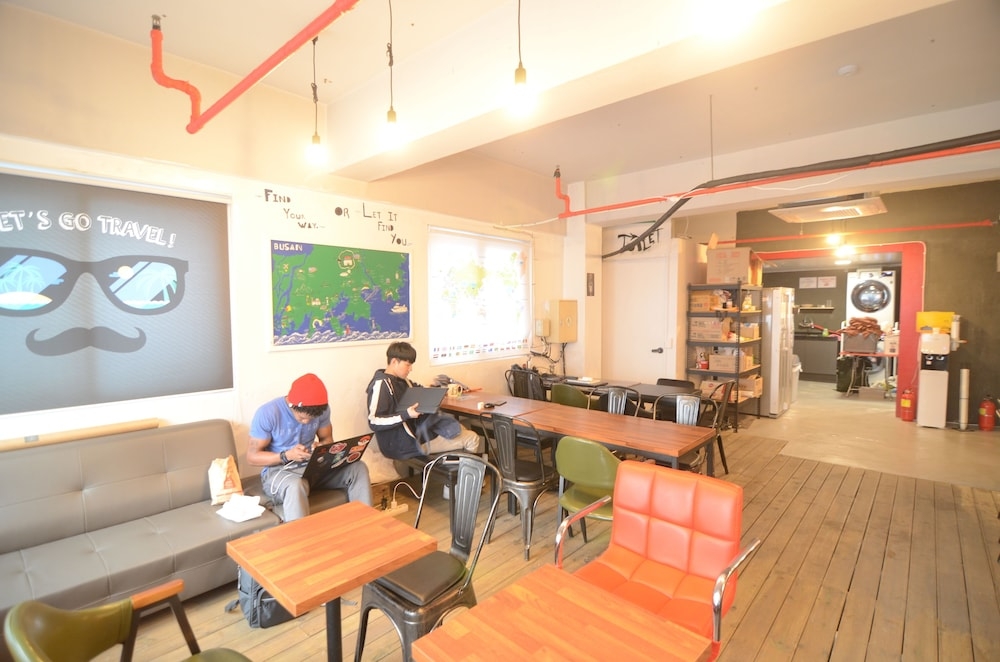 로비 좌석 공간