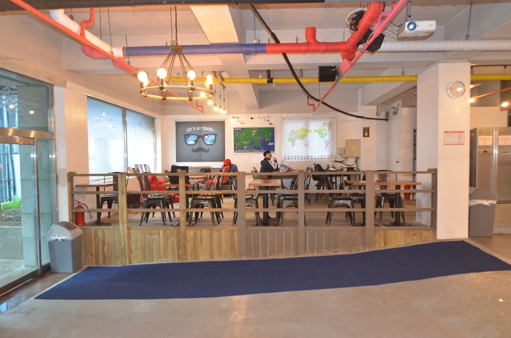 로비 좌석 공간