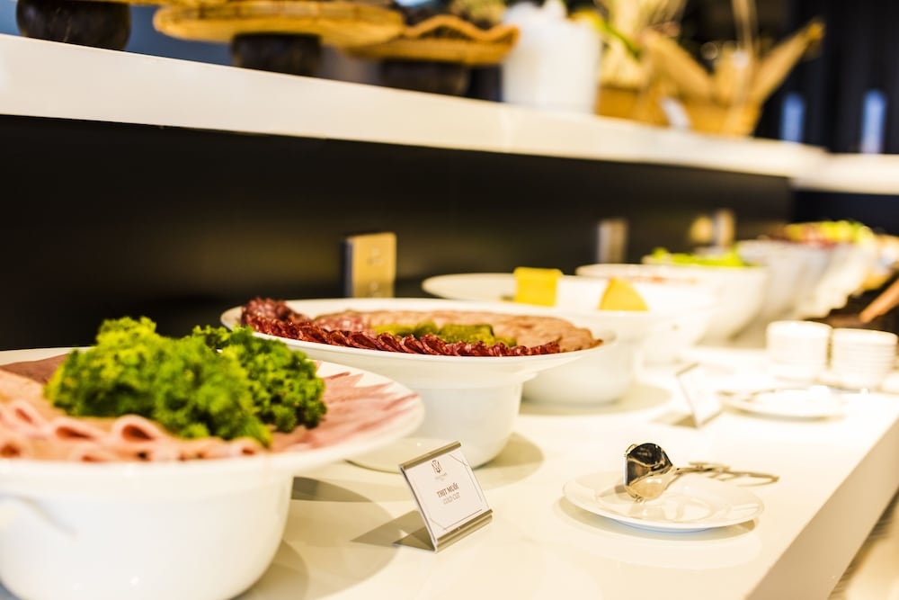 뷔페 아침 식사