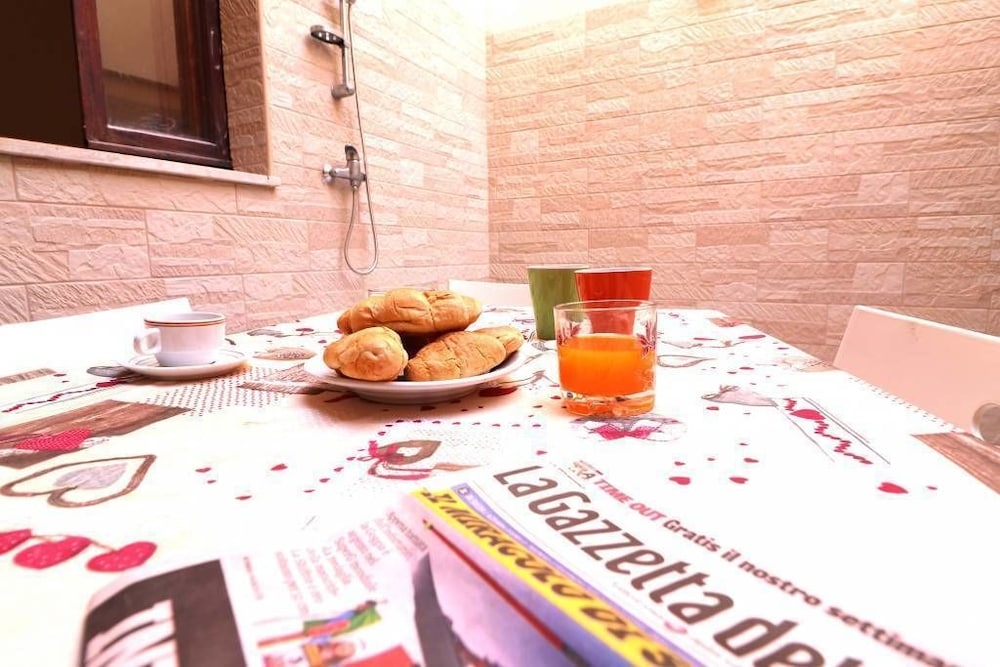 객실 내 식사 공간