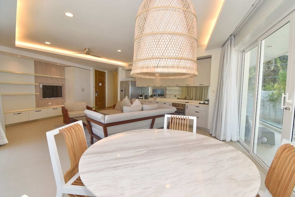 객실 내 식사 공간